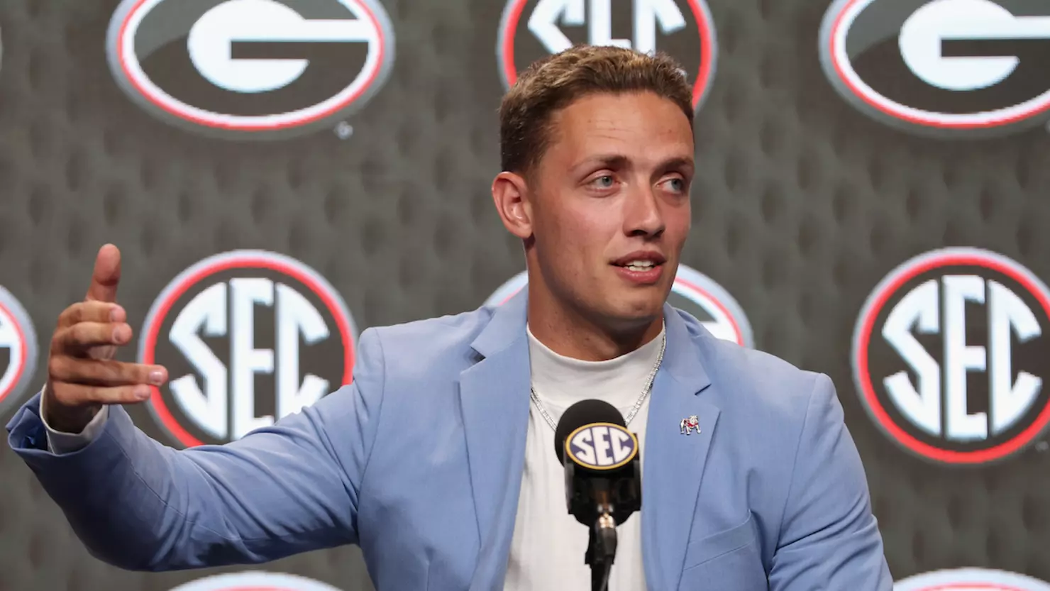 Read more about the article BREAKING: Anonymous Coach Reveals Potential  Stunning Reason For Carson Beck’s Struggles At Georgia.