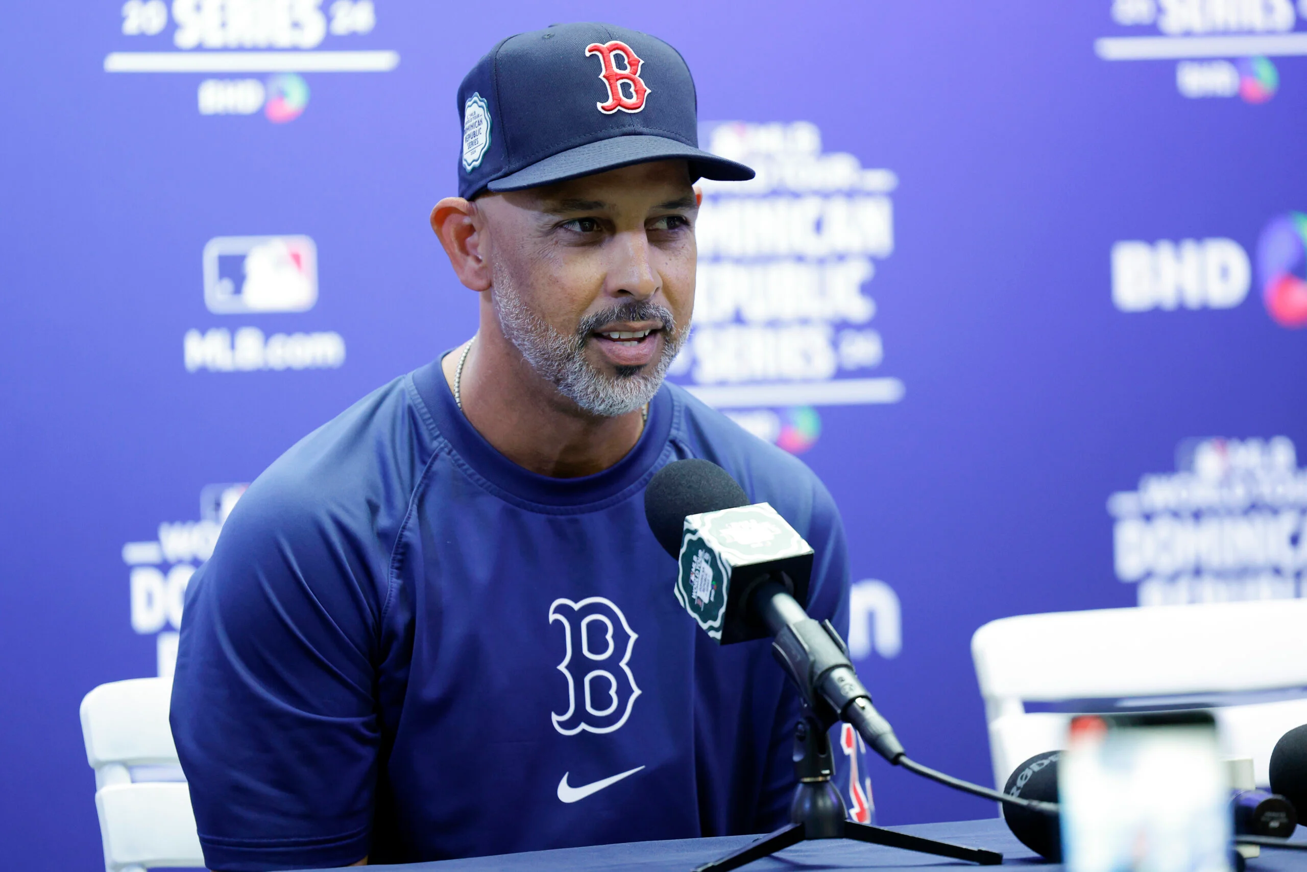 You are currently viewing BREAKINNG: Alex Cora Issues Concerning Injury Update On Red Sox Veteran.