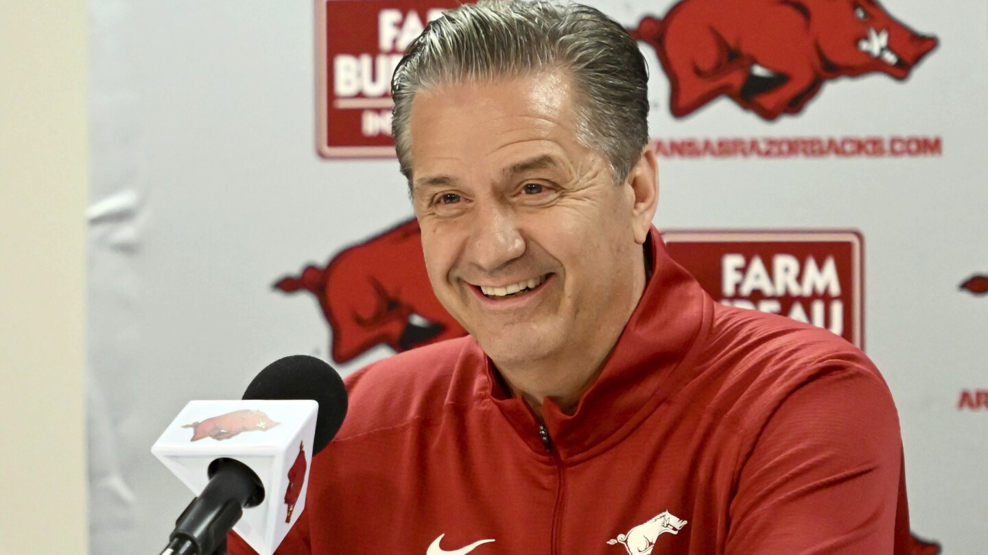 Read more about the article BREAKING: Arkansas Basketball’s Future: NIL Power, Transfer Portal, The Tyson Family’s Impact On Arkansas Basketball and Calipari’s Ambitions.