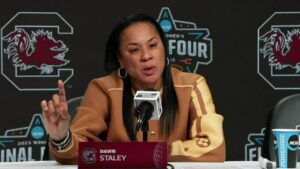 Read more about the article BREAKING: Dawn Staley Had Classy Message For Fans After South Carolina’s Win Over Duke.