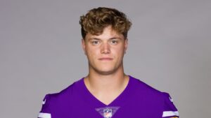 Read more about the article HERO ON AND OFF THE PITCH?: J.J. McCarthy Helps Vikings Table Deliver 100,000th Meal.