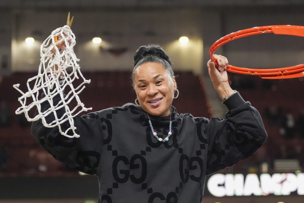 Read more about the article BREAKING: Dawn Staley To Pull Off Another Major Transfer Portal Win By Landing Elite Sharpshooter For The Gamecocks.