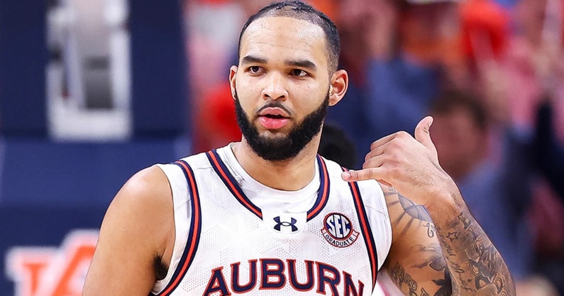 Read more about the article BREAKING: Johni Broome’s Heartfelt Farewell Post Will Have Auburn Fans In Tears.