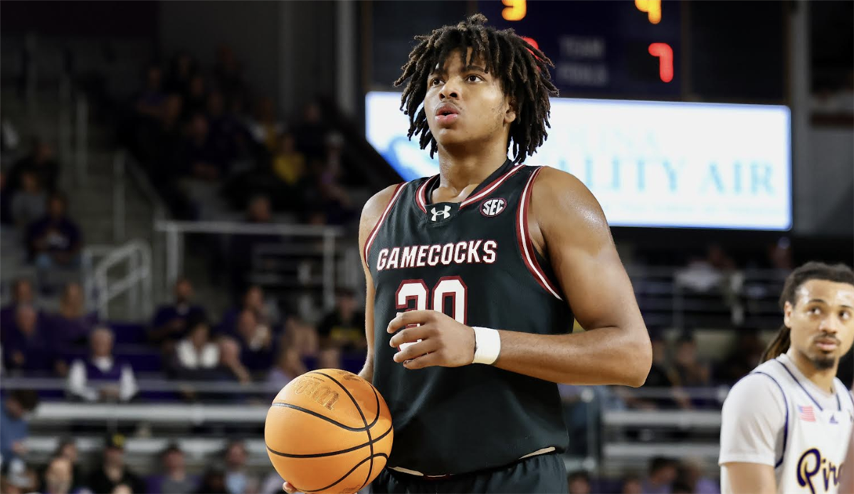 Read more about the article BREAKING: South Carolina Top Star Collin Murray-Boyles  Chooses Loyalty Over Millions Of Dollars, Turning Down Top SEC Program Playing In The NCAA Tournament $2.5M Offer To Remain A Gamecocks.