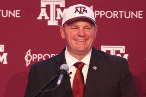 Read more about the article BREAKING: Four-Star DB  In 2026 Class Decommits From Illinois, Llips To Texas A&M, He Received 29 Scholarship Offers In Total And Ultimately Picked The Aggies Over Top Programs Like Michigan, Ohio State, Tennessee, And Oregon.