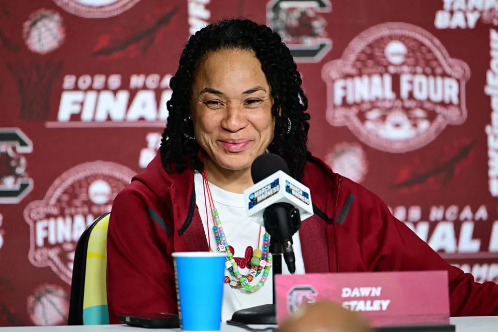 Read more about the article BREAKING NEWS: Dawn Staley Sends Stunning Message Amid Personal Achievement.